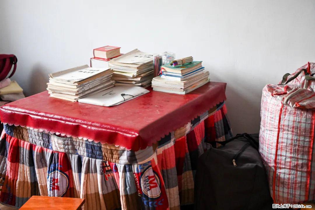 全网追的“扁担女孩”,找了一份暑假工,时薪12元 - 巴中生活资讯 - 巴中28生活网 bazhong.28life.com