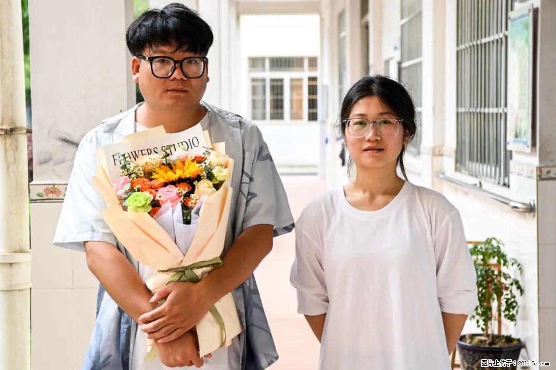 全网追的“扁担女孩”,找了一份暑假工,时薪12元 - 巴中生活资讯 - 巴中28生活网 bazhong.28life.com